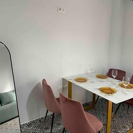 Family Apartment With Private Yard Next To Agios Dimitrios Church سالونيك المظهر الخارجي الصورة