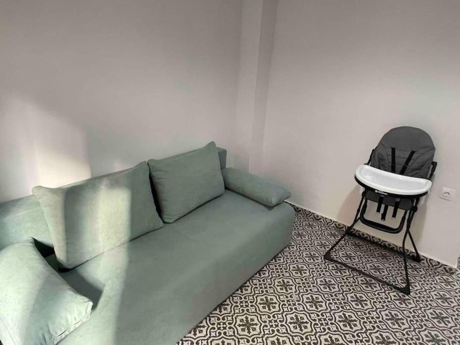 Family Apartment With Private Yard Next To Agios Dimitrios Church سالونيك المظهر الخارجي الصورة